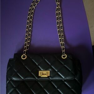 Elegant Black Quilted Chain Shoulder Bag